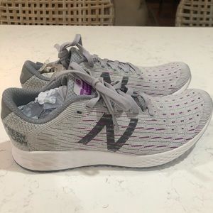 *NEVER WORN* New Balance Running Sneakers